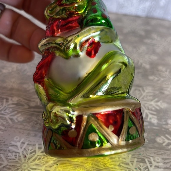 Santa Frog Festive Glass Christmas Tree Ornament - Picture 10 of 10